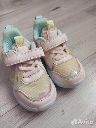 Кроссовки для девочки 26 размер