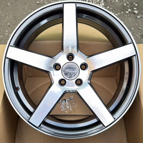 Литые диски Sakura Wheels 181 7.5×R17 5×100
