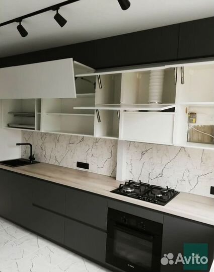 Встроенный кухонный гарнитур