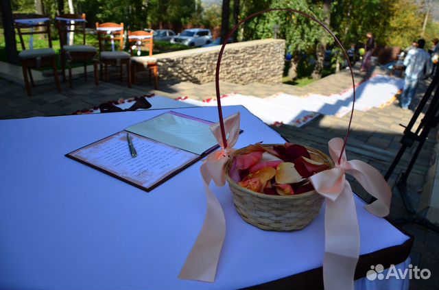 Свадебная корзиночка для лепестков роз