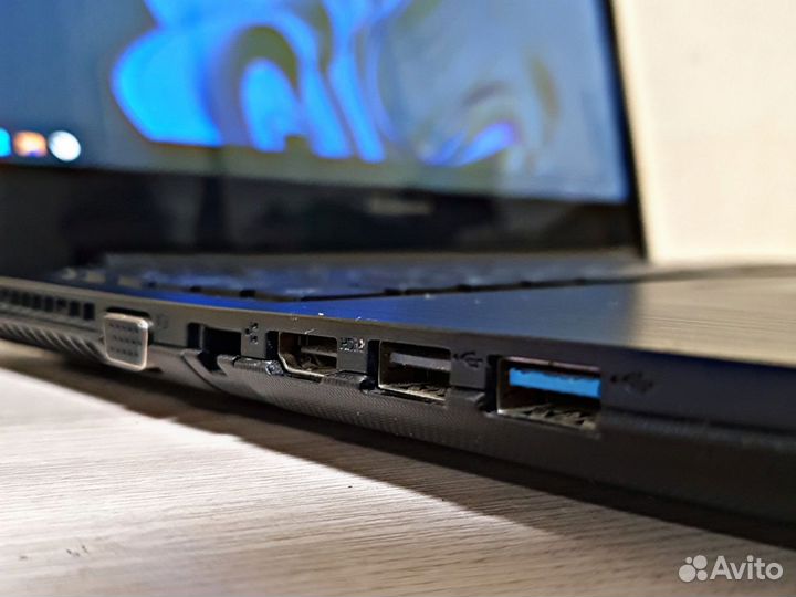 Современный ноутбук Lenovo