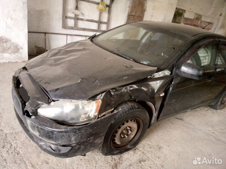 Mitsubishi Lancer 1.5 МТ, 2007, битый, 300 000 км