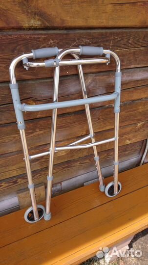 Ходунки-опоры для взрослых 2-х колесные, складные