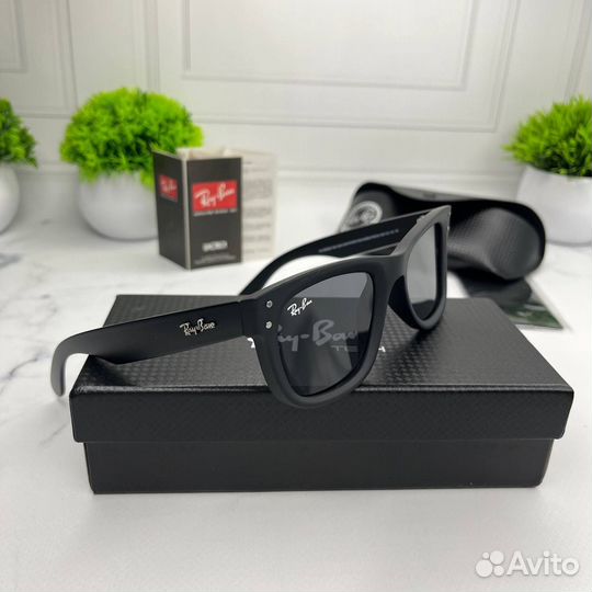Солнцезащитные очки Ray Ban новинка