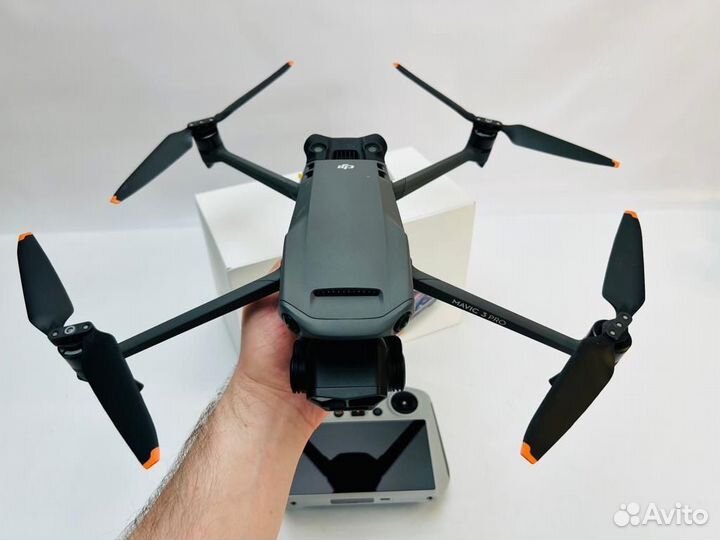 Квадрокоптер DJI Mavic 3 Pro (DJI RC)