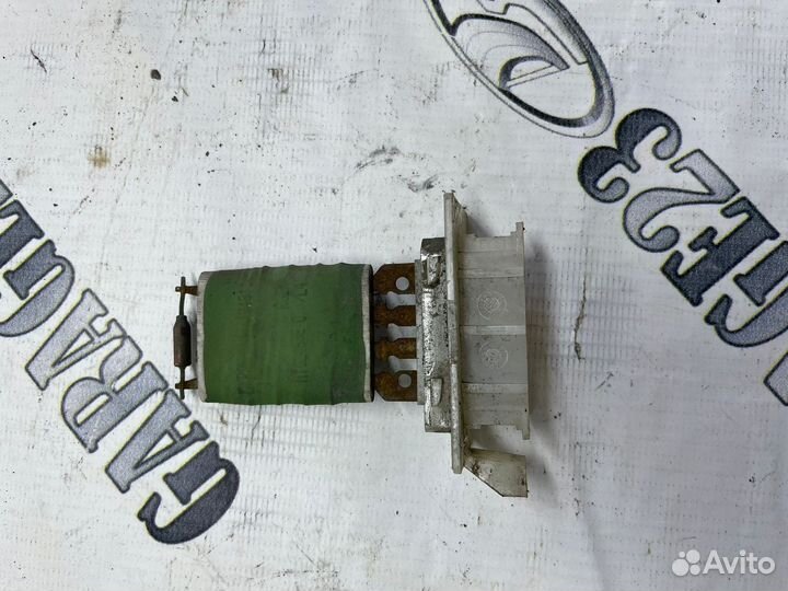 Резистор печки Renault Logan 1