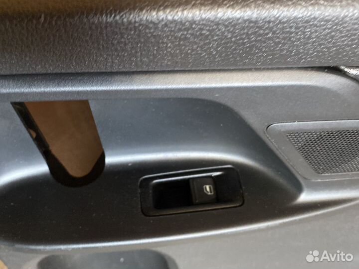 Volkswagen sharan 7N задняя правая обшивка двери