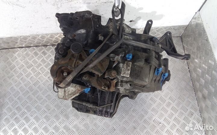 МКПП (механическая коробка переключения передач) V