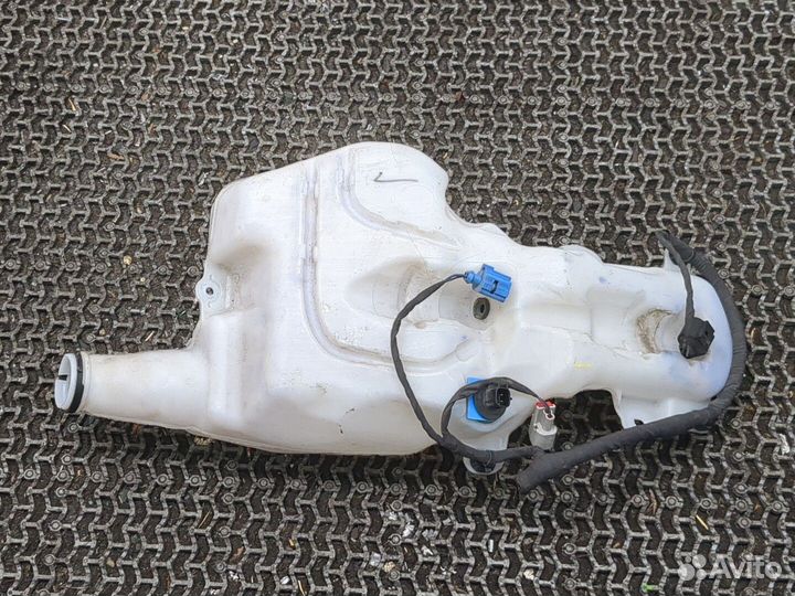 Бачок омывателя Cadillac XT5, 2018