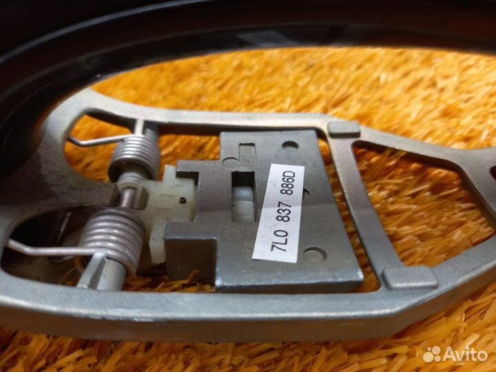 Ручка двери внешняя передняя правая Volkswagen