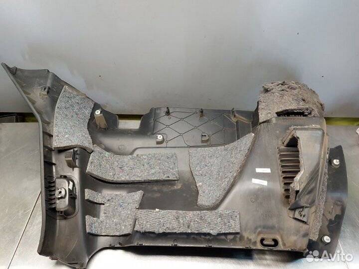 Обшивка багажника задняя правая Nissan Qashqai+2