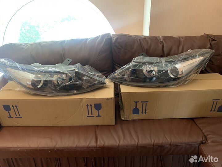 Фара левая правая Kia Sportage 10-14