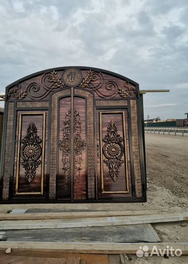 Кованые ворота и калитка