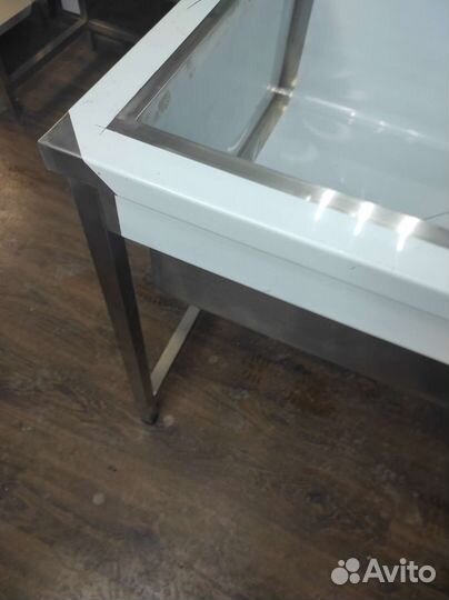 Стол с мойкой