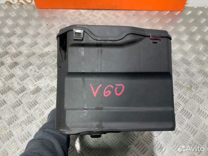 Корпус аккумулятора Volvo V60 FW48
