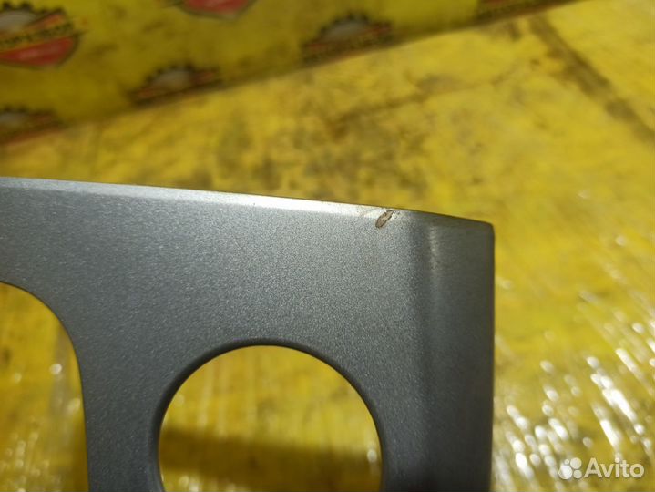 Рамка магнитолы Ford Focus 2 овальная