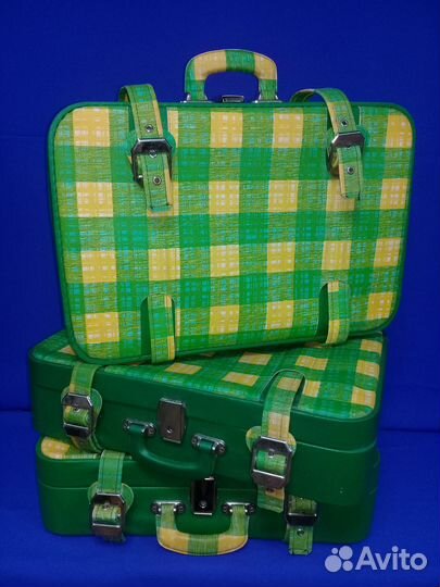 Чемодан винтажный для хранения игрушек ;)