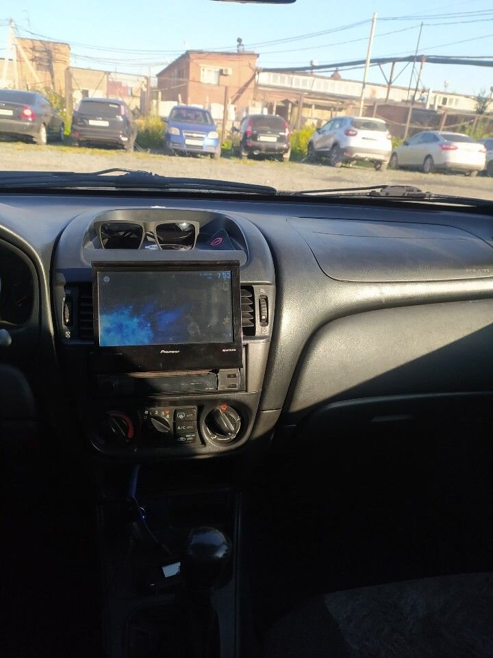 Nissan Almera: фото владельца