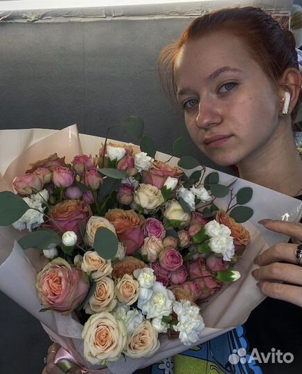 Помощник флориста