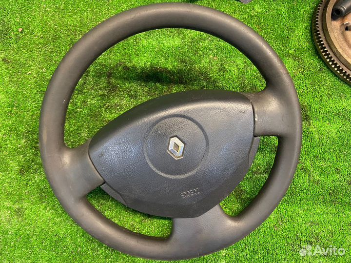 Renault Symbol / рулевое колесо с airbag