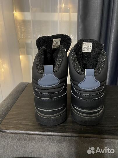 Кроссовки adidas утепленные