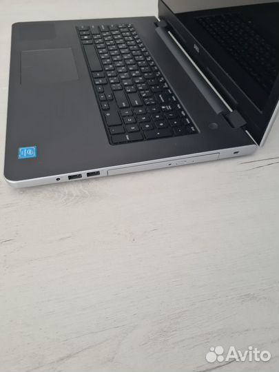 Ноутбук Dell, 17