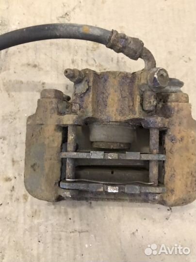 Суппорт задний левый Toyota RAV4 (2656)