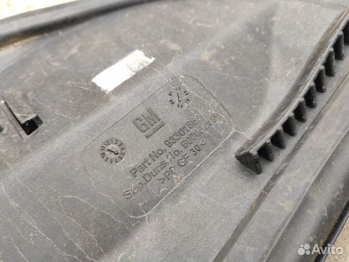 Щит панели нижний лобового стекла на Opel Meriva A