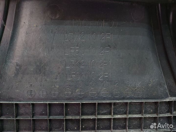 Крышка двигателя декоративная Mazda 3 BK рестайлин