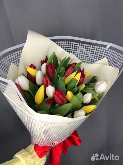 Букет из 31 тюльпана микс