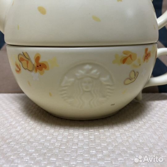 Чайник и чашка Starbucks