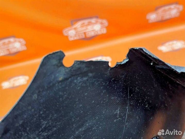 Подкрылок передний правый, задняя часть w204 C-c