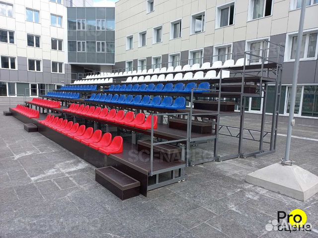 Телескопические трибуны на 147 мест
