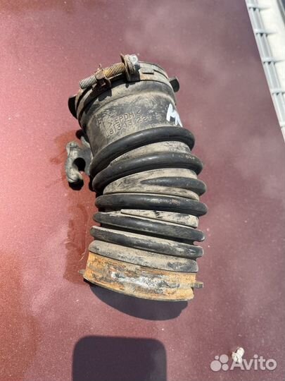 Воздушный патрбок mazda 6 1.8gg