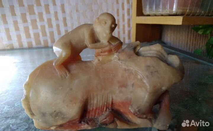 Статуэтка кость