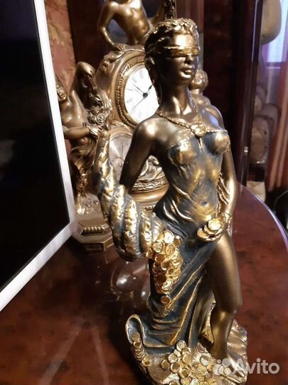 Статуетка фортуна из мрамора