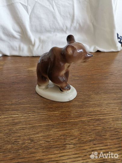 Статуэтка фарфор