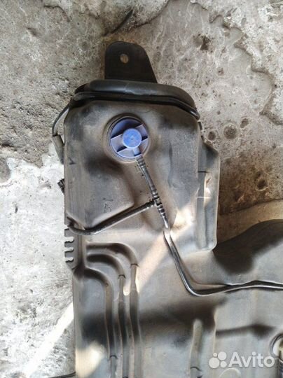 Бензобак Renault Kangoo 2 2011