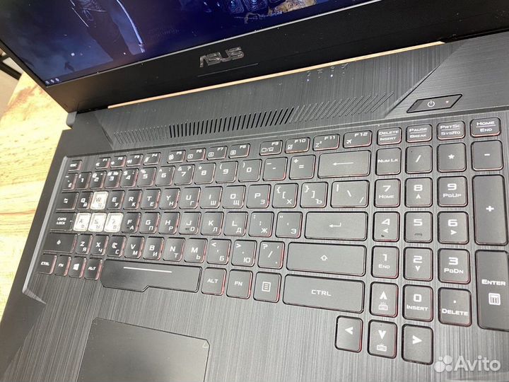 Asus 17.3/Ryzen 5/16GB/512GB/GeForce1650