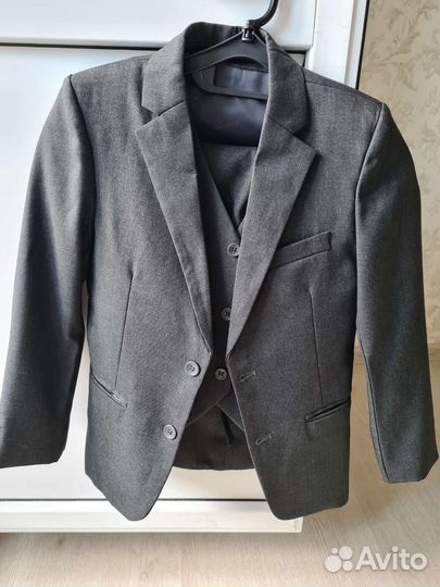 Костюм школьный