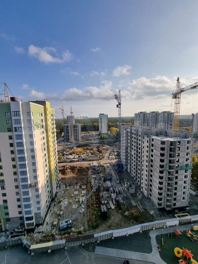 2-к. квартира, 40 м², 1/17 эт.