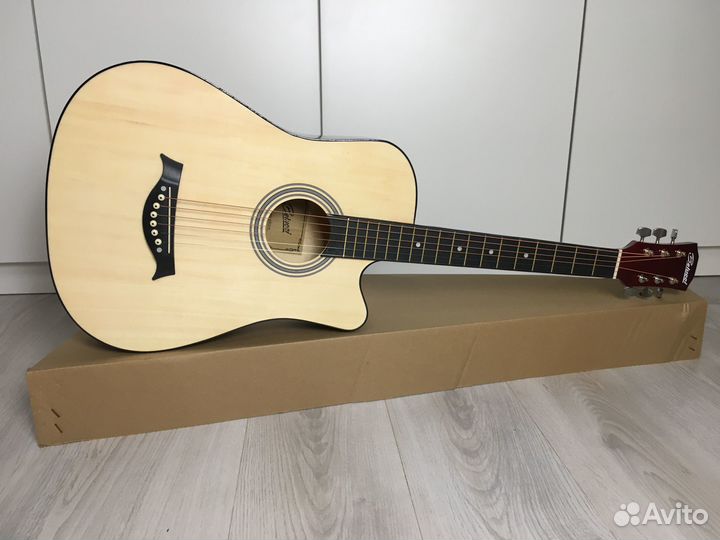 Гитара акустическая