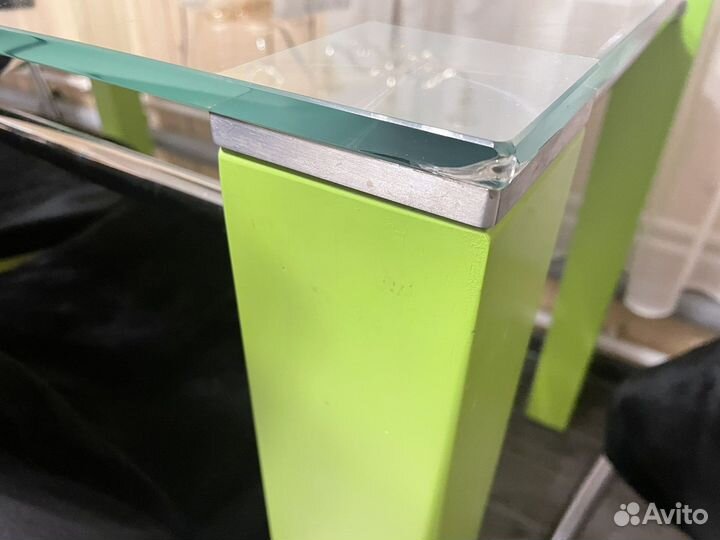 Кухонный стол