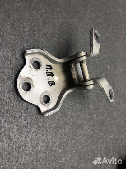 Петля верхняя передняя правая Chevrolet Rezzo klau