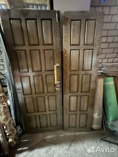 Дверь деревянная