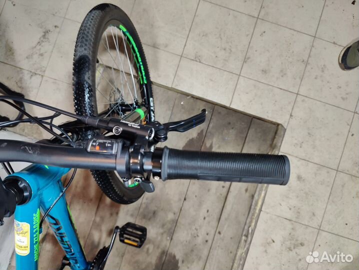Велосипед горный Forward Apache 27.5