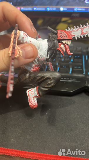 Фигурка из аниме человек бензопила