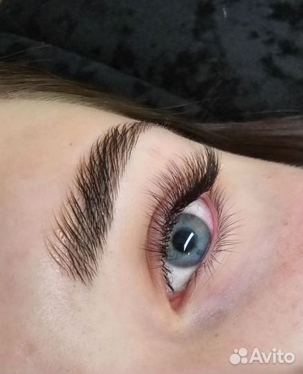 Модель на наращивание ресниц