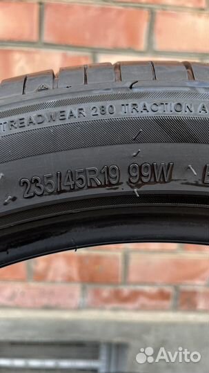 Nokian Tyres Hakka Black 2 235/45 R19