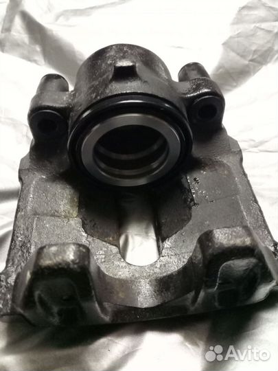 Тормозной суппорт Вольво850/s70